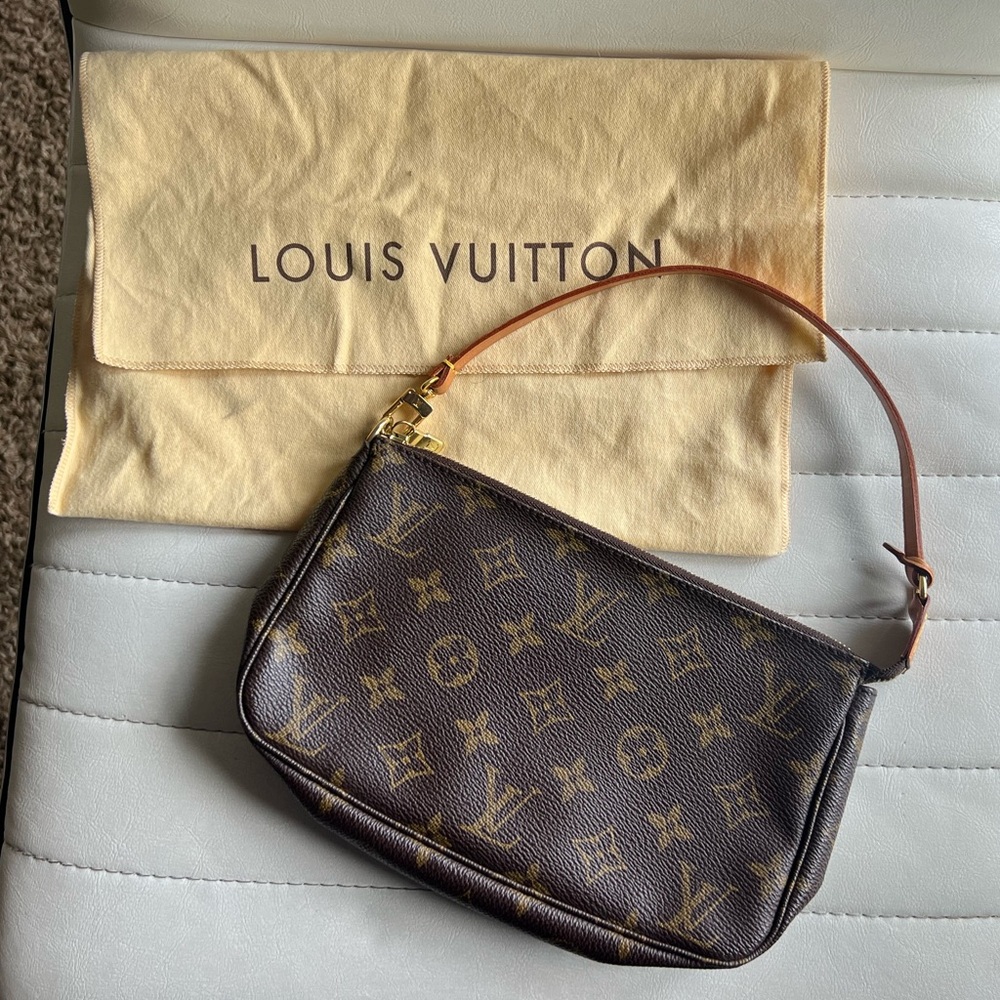 Louis Vuitton Monogram Pouchette Vintage
